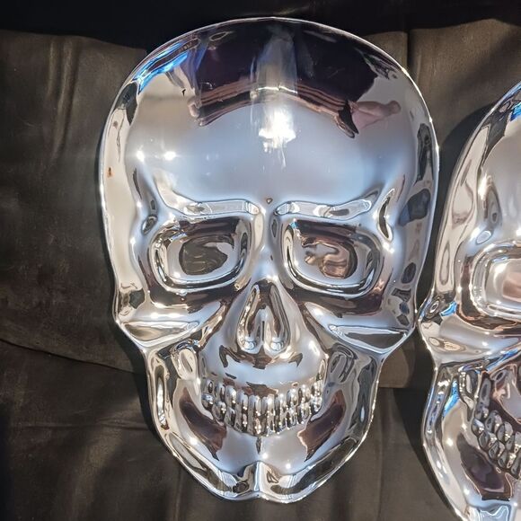 Silver Skull Trays Set of 2 Halloween Plates - Picture 4 of 5